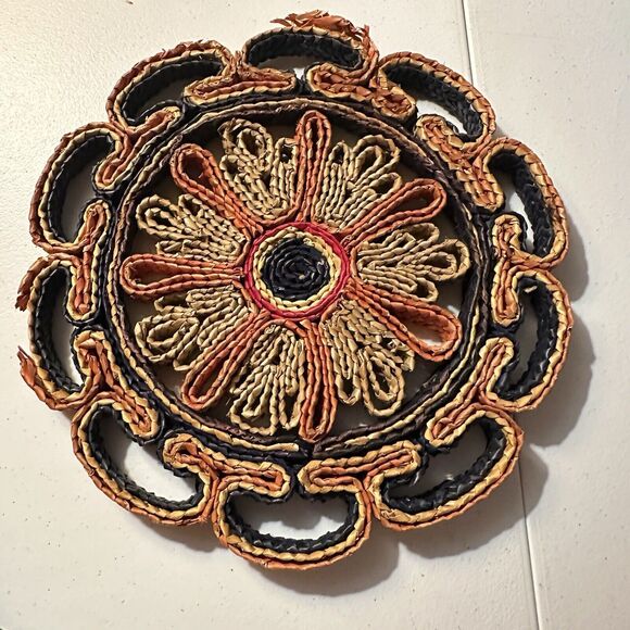 Vintage Woven Raffia Straw Trivet Hot Pad Flower Power 1970s Flaws - Picture 1 of 5